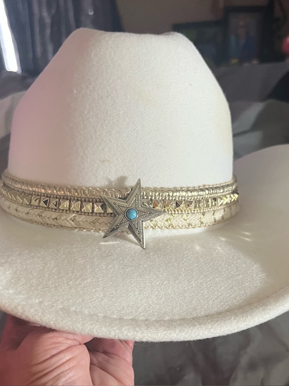 Women's Cream Felt Western Hat with Star Concho